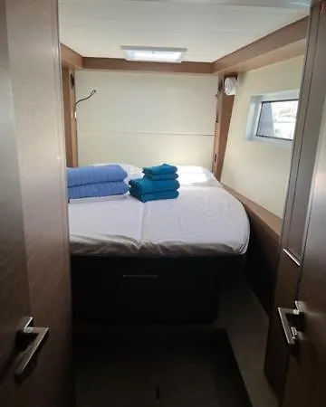 ספינת מלון Fancy Sailing *