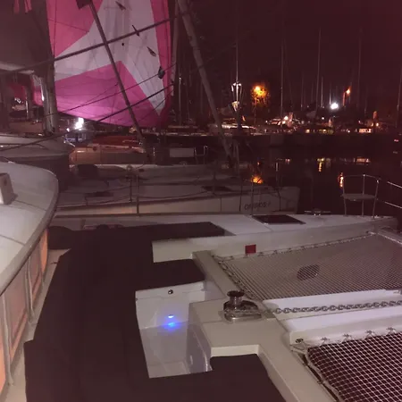 ספינת מלון Fancy Sailing *